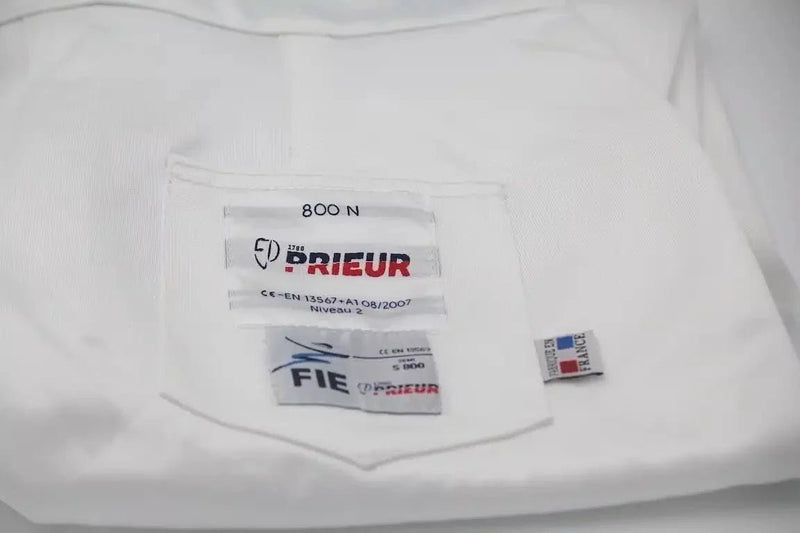 Fencing Uniform Materials Explained: 7 Essential Insights on Comfort, Durability & Protection - Prieur USA